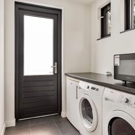 Aan Het Water -incl Laadpaal- * Ewijk