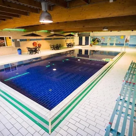 Nyaraló Aan Het Water -incl Laadpaal- Ewijk